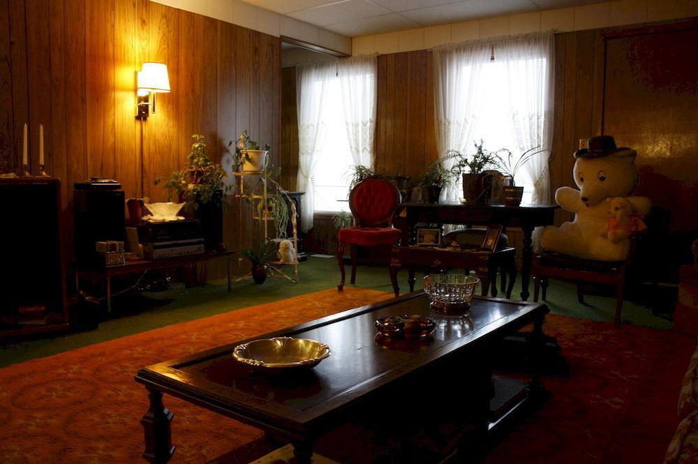 Frontiersman Motel Latchford Extérieur photo