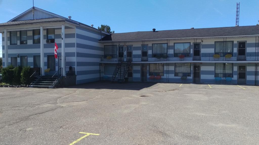 Frontiersman Motel Latchford Extérieur photo