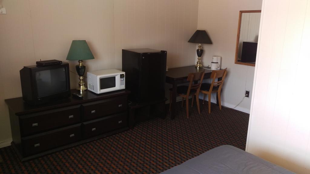 Frontiersman Motel Latchford Extérieur photo