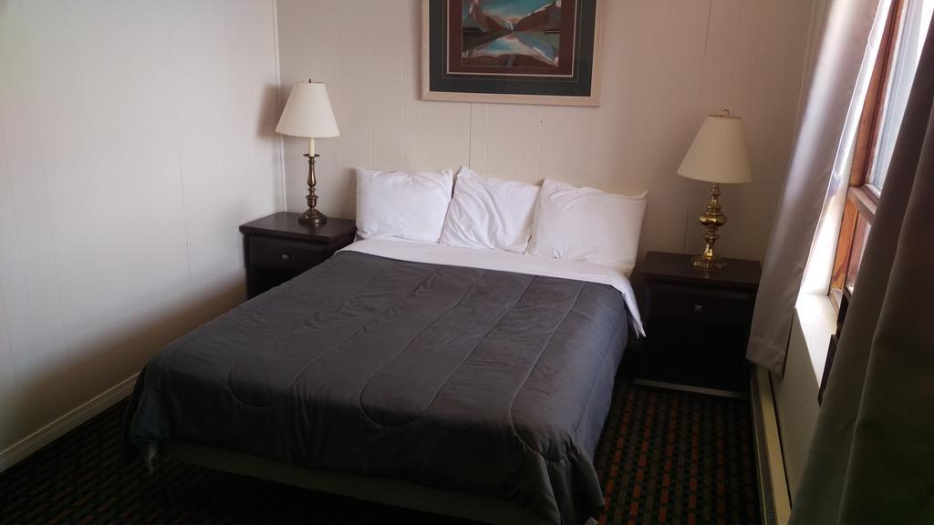 Frontiersman Motel Latchford Extérieur photo