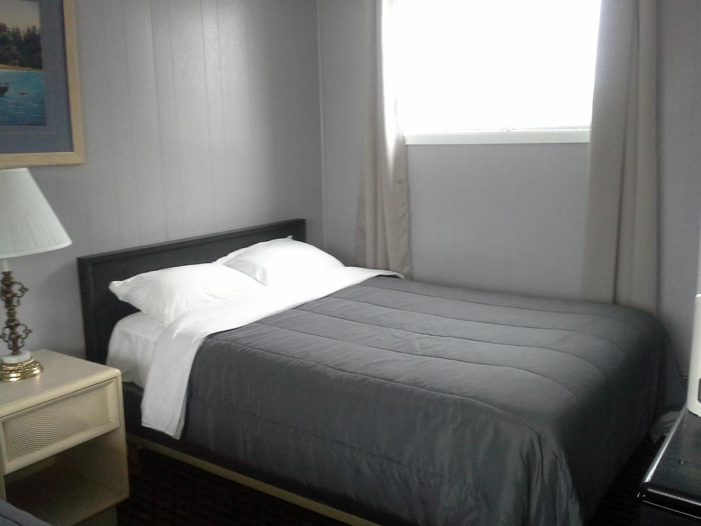 Frontiersman Motel Latchford Extérieur photo
