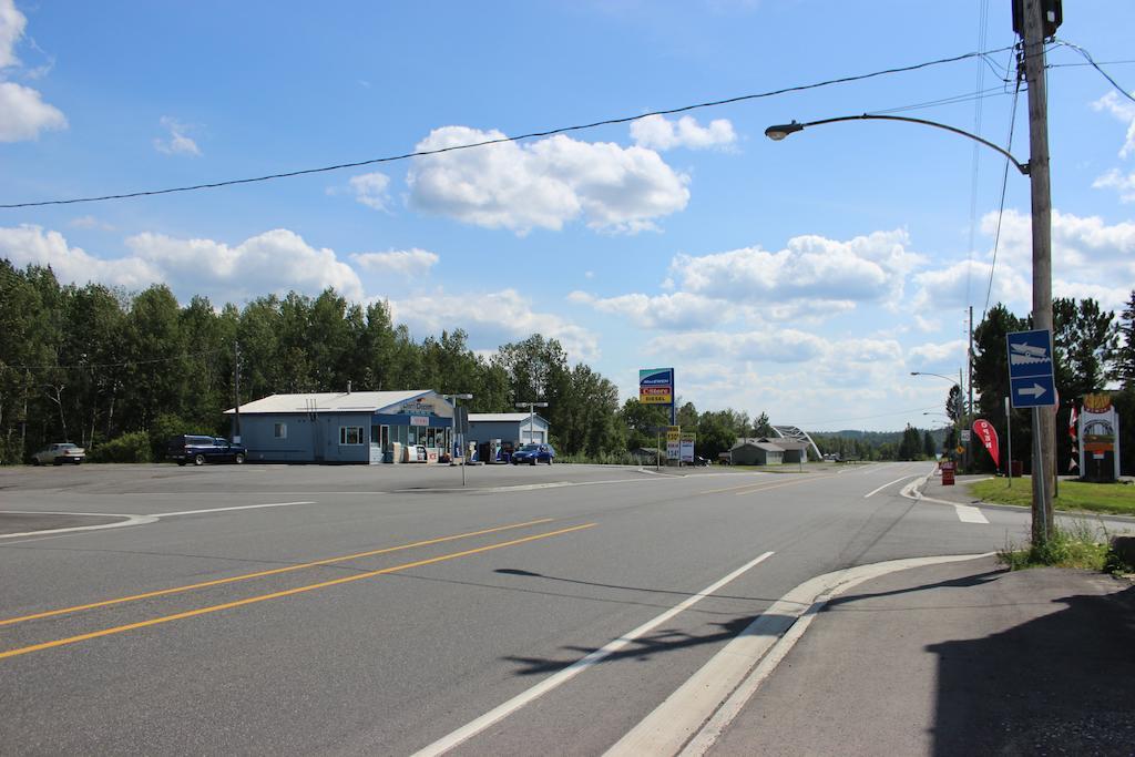 Frontiersman Motel Latchford Chambre photo
